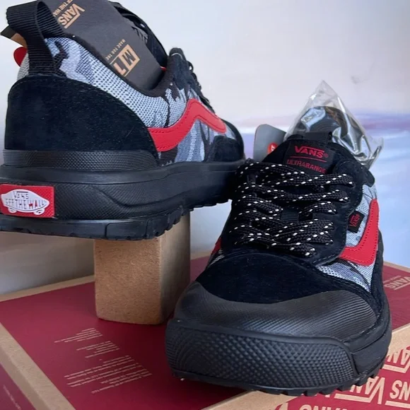 Vans Men’s Ultrarange Exo
Arctic Camo Black
VN0A5KS4BLK
Sneakers - Picture 10 of 16